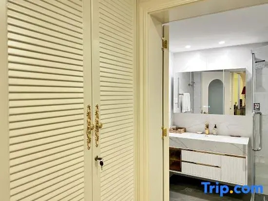 Yunyang Light Luxury Homestay