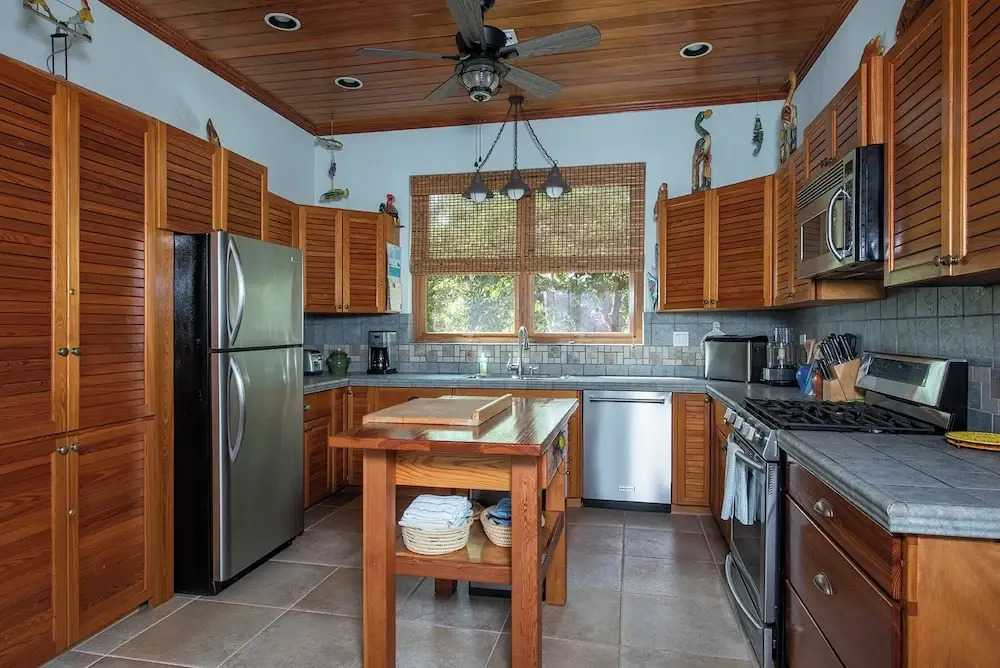 Seven Palms Serenity: Beachfront Oasis