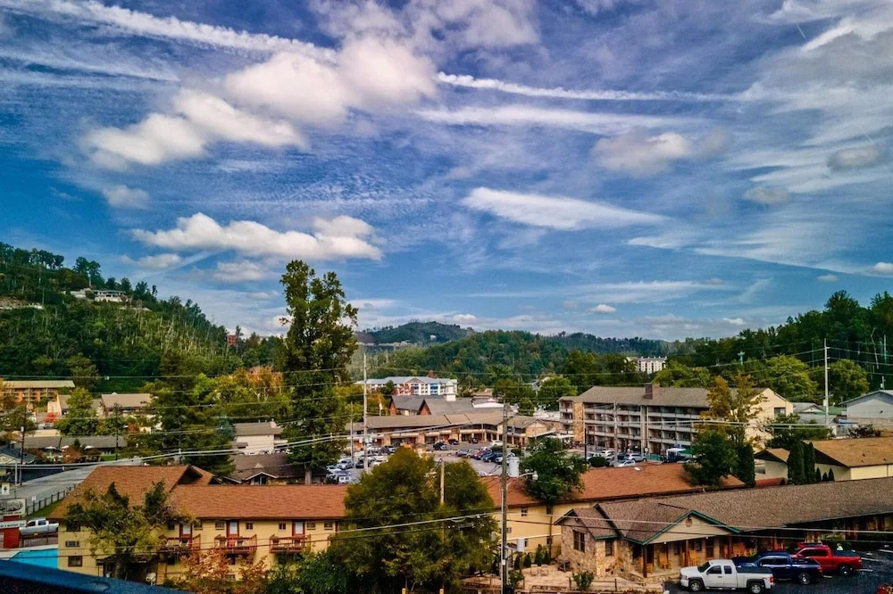 Olde Gatlinburg Place Unit 510 - Great Location! Close To Town! 1 Bedroom Condo by RedAwning