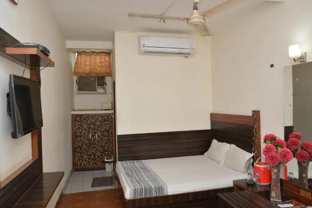 Hotel Yatri International near new delhi railway station center delhi