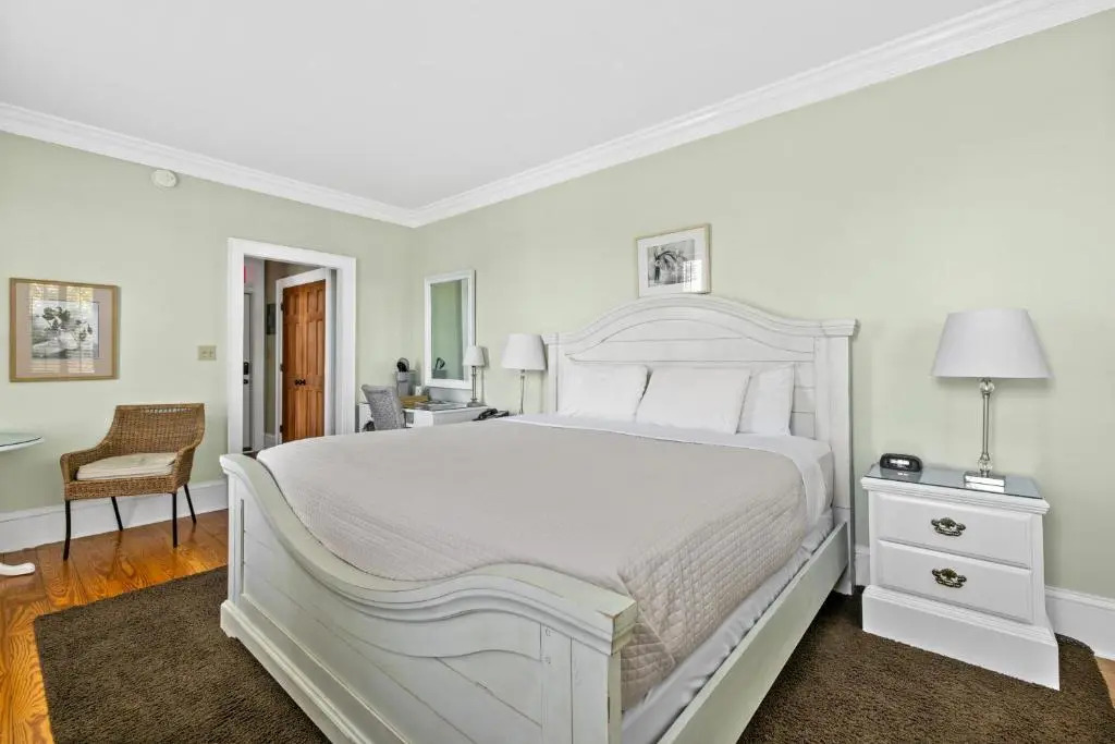 The Tranquil House Inn