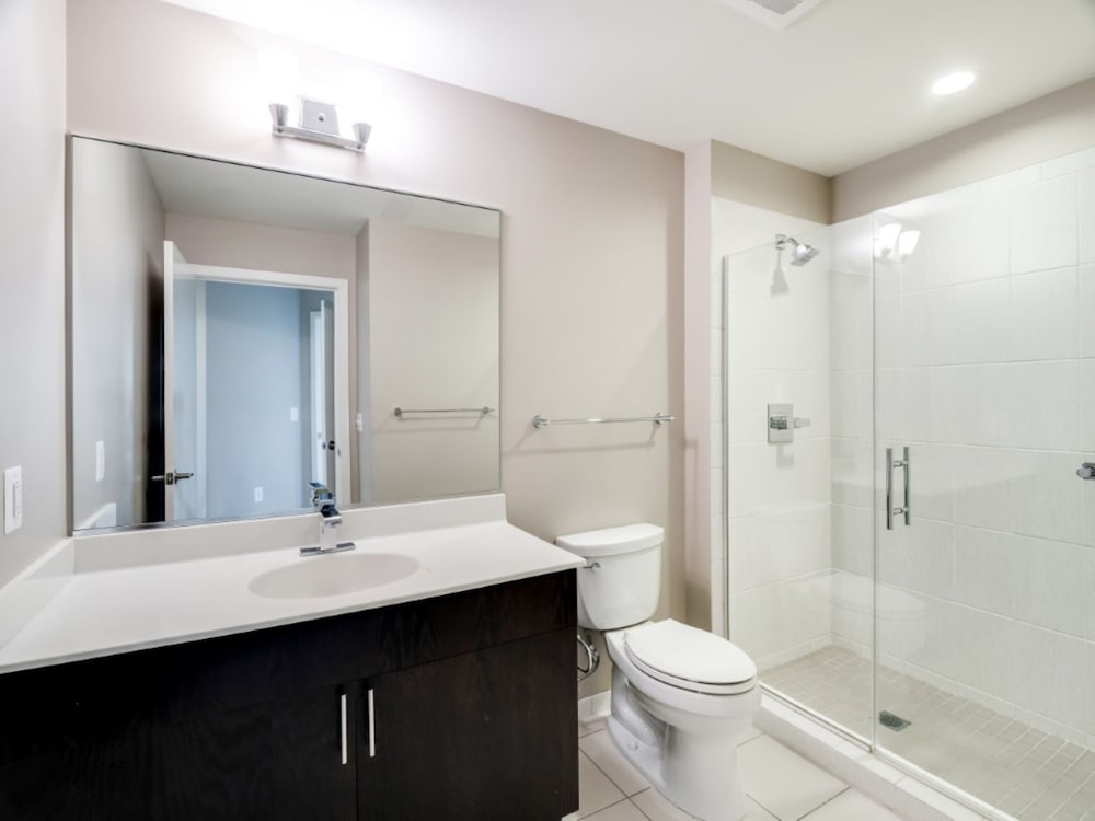 Global Luxury Suites at Town Center