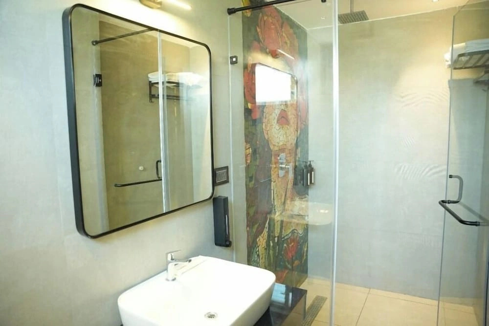 Aura Suites