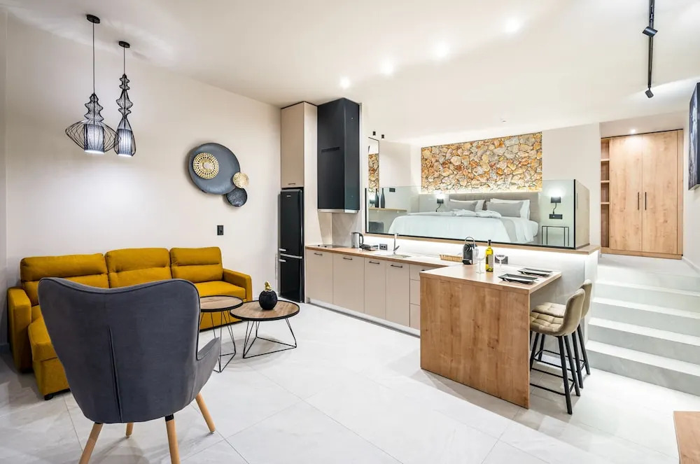 Pathos SeaSide Suites