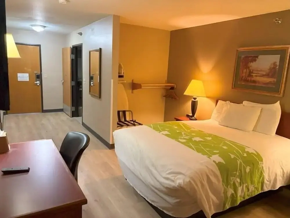 Larned Inn & Suites