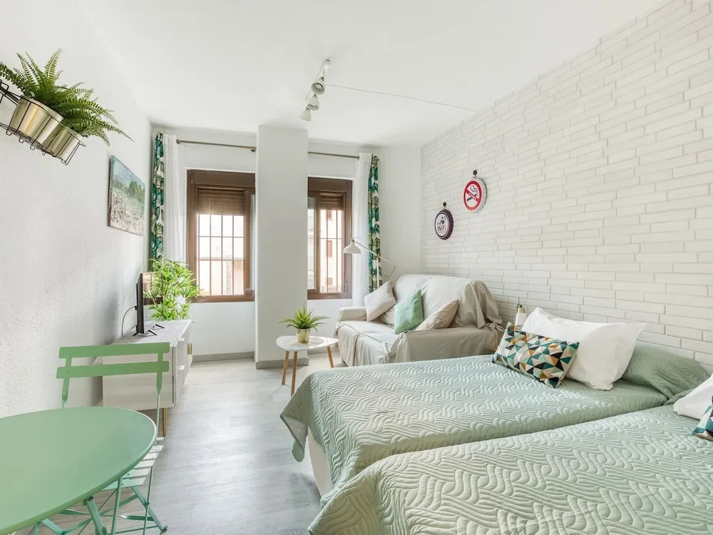 Elegant Holiday Home in Seville near River Guadalquivir