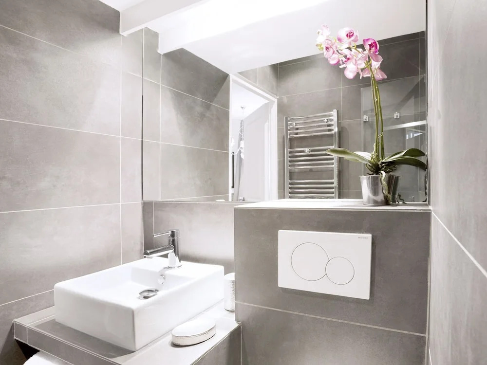 Luxury 3BR Gr-Boulevards I by Livinparis