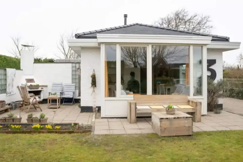 Quiet Home with Garden near Beach & Center
