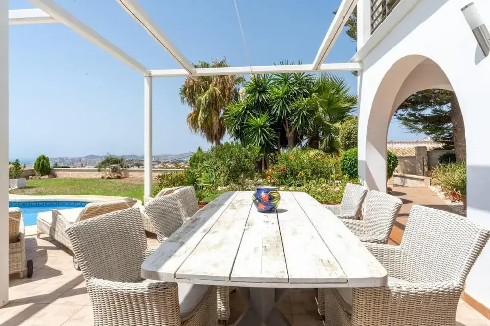Spacious 3BR Villa with Pool and Sea Views