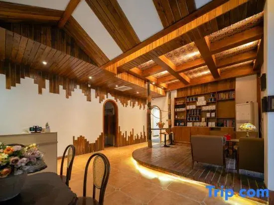 Instant • Audiovisual Homestay (Tianmen Mountain Cableway Station Branch)