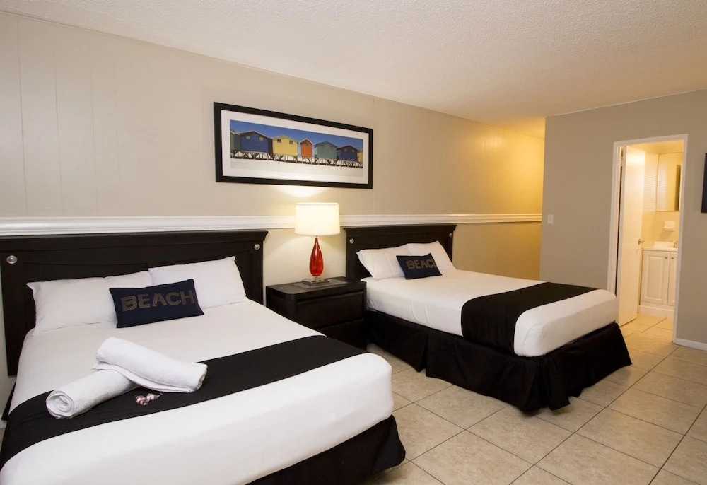 Rooftop Resort - Clothing Optional - Adult Only