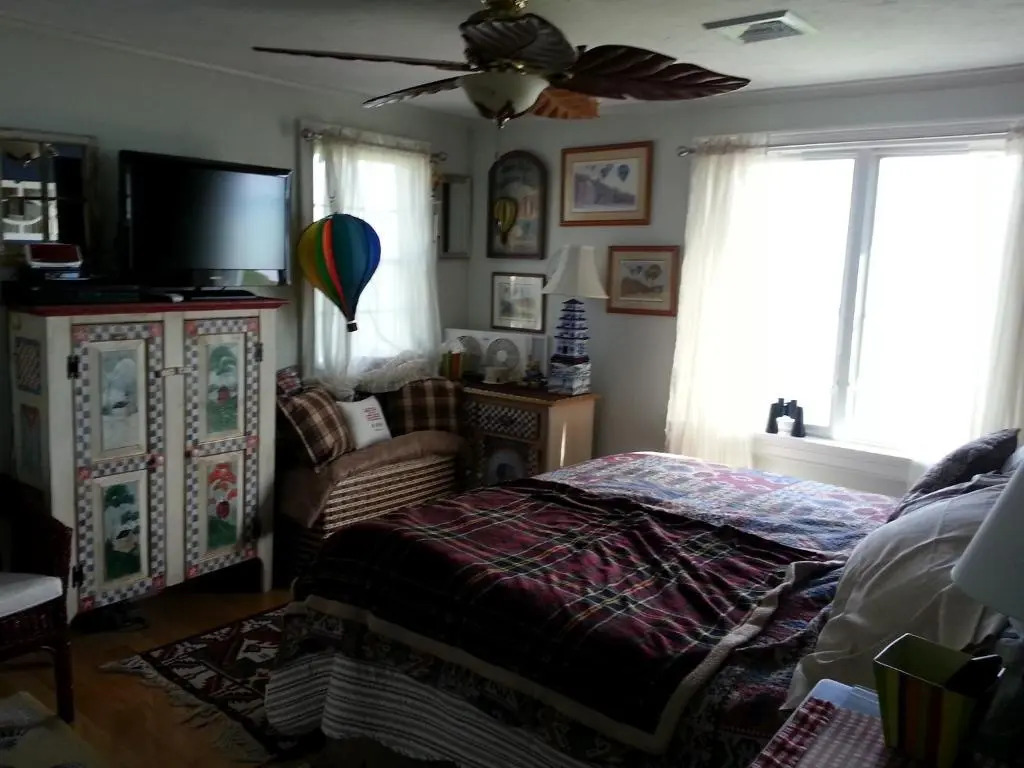 Inn 38 Oak Bluff Circle