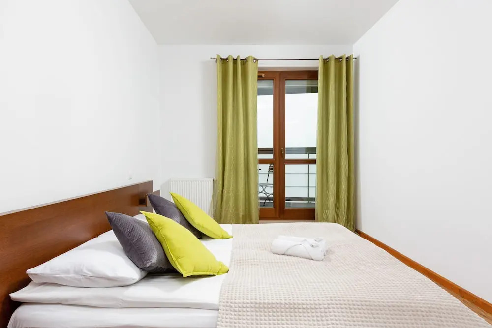 Broniwoja Apartment by Renters