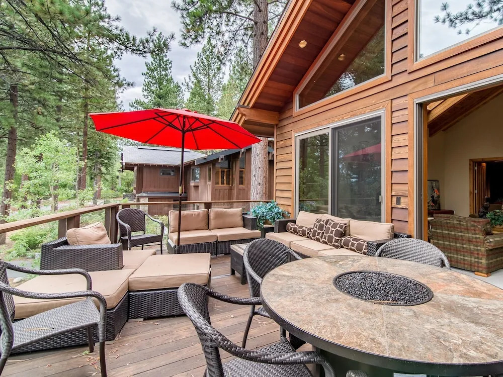 Lakeshore Townhouse 936