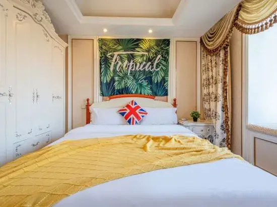 Ganghui Four Seasons Hotel Apartment (Dalian Railway Station Zhongshan Square)