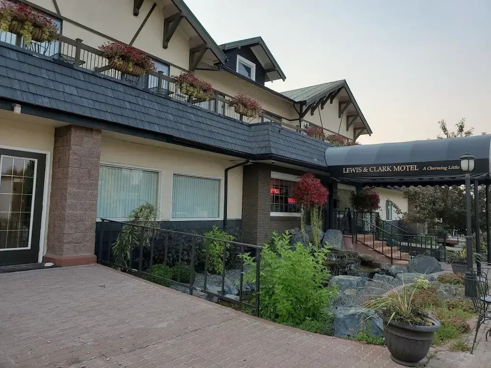 Three Forks Lewis & Clark Motel