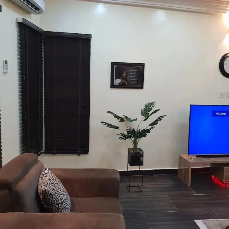 Lovely 3-bed House in Lekki , Terrace , ac ,wifi