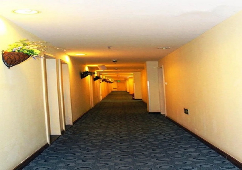7 Days Inn Shanghai Hongqiao Airport and National Convention Center Branch