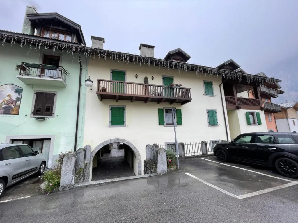 Trilocale con balcone San Gerolamo 055