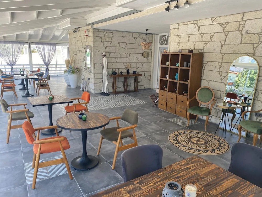 LETRO MAISON ALACATI HOTEL