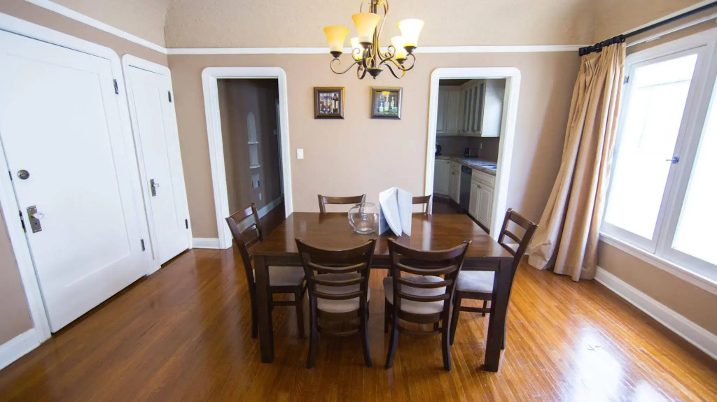 West Hollywood Vintage Vacation Apt