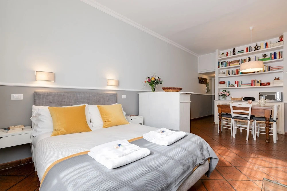 Navona Little Home