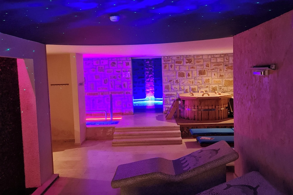 Holiday One Bedroom Sea View Apartment Vlore