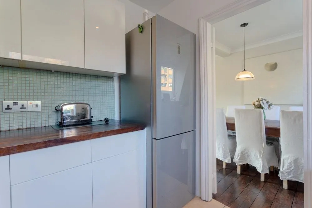 Spacious 3 Bedroom Apartment in Chelsea