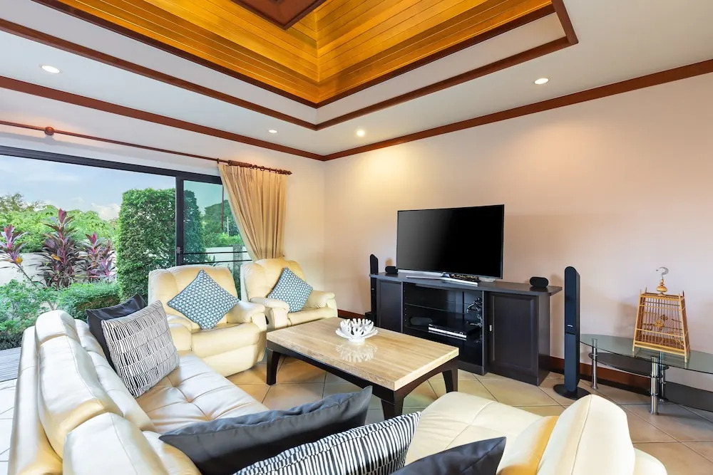 Tropical Living at 3BR Pool Villa Bianca, Baan Bua Luxury Estate, Nai Harn Beach