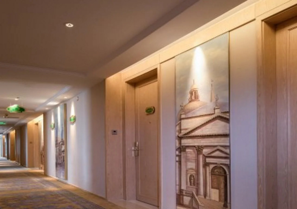 Vienna International Hotel (Chengdu Century City Convention and Exhibition Center Branch)