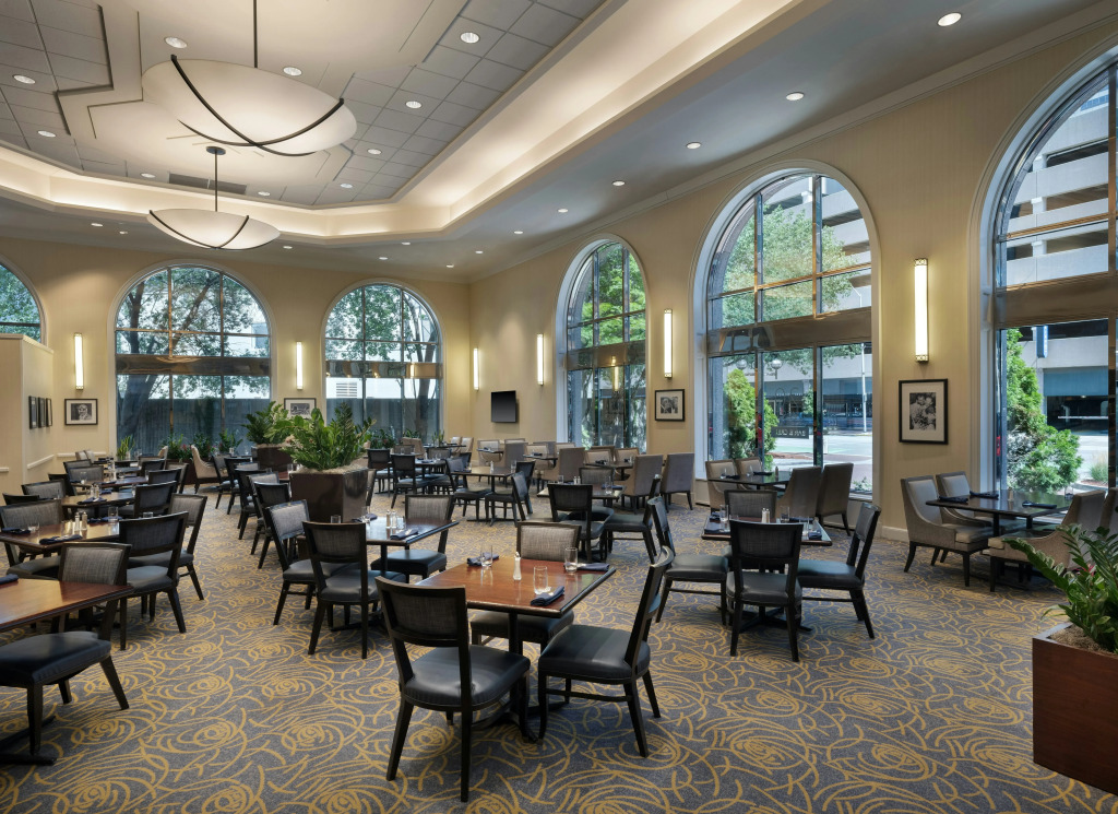 Hilton Indianapolis Hotel & Suites