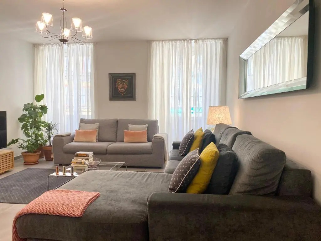 Cozy 2BR Appartment near the Port of Nice