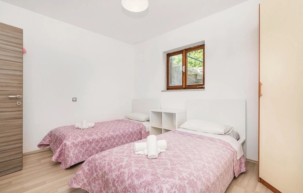 Awesome Home in Matulji with Hot Tub, WiFi & 2 Bedrooms