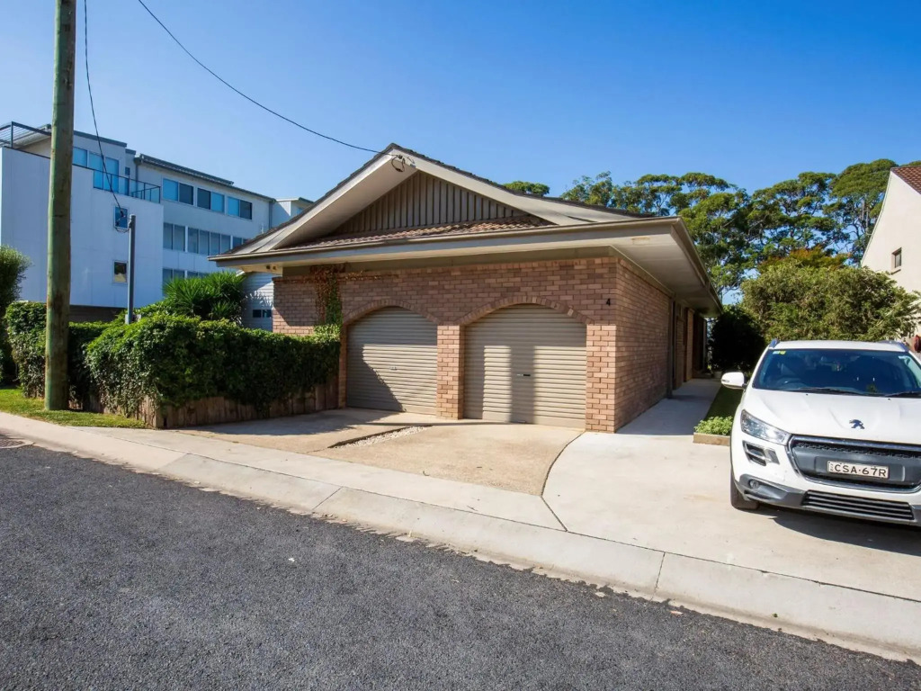 Huskisson Beach Holiday Villa by Experience Jervis Bay
