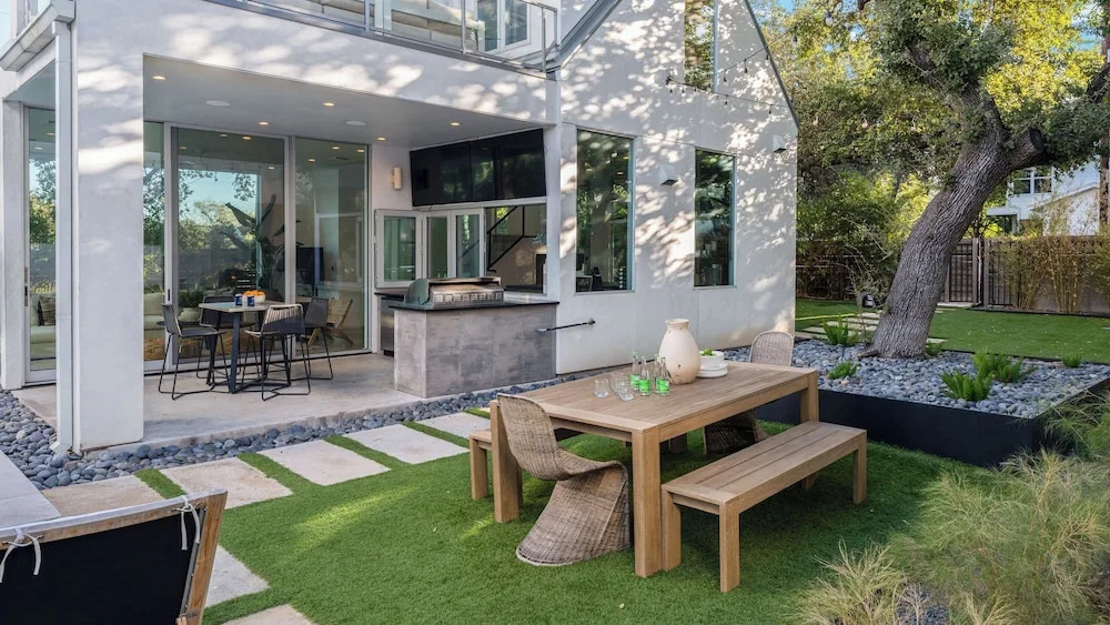 Luxe 6bdr Retreat w/ Putting Green + Game Room Bouldin Collective by Avantstay