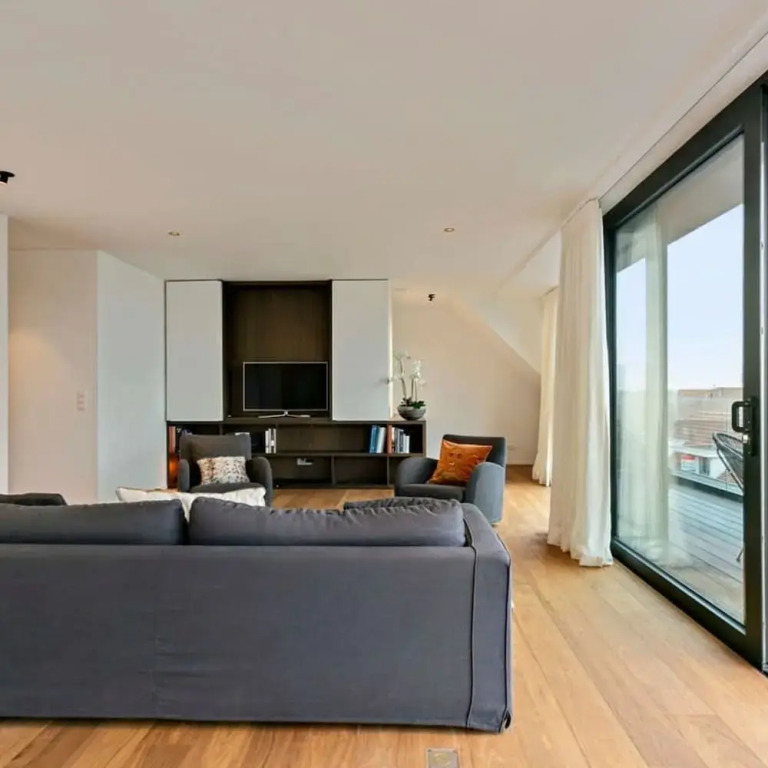 Majestic new Penthouse With 2 Parkings