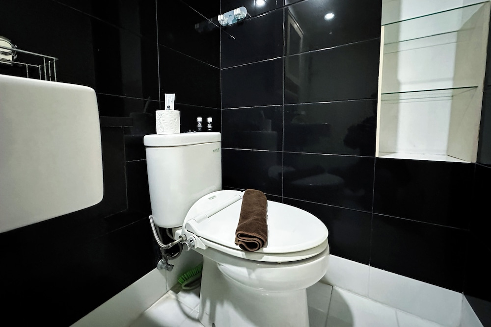 Modern Studio Near Petra Christian University At The Square Surabaya Apartment