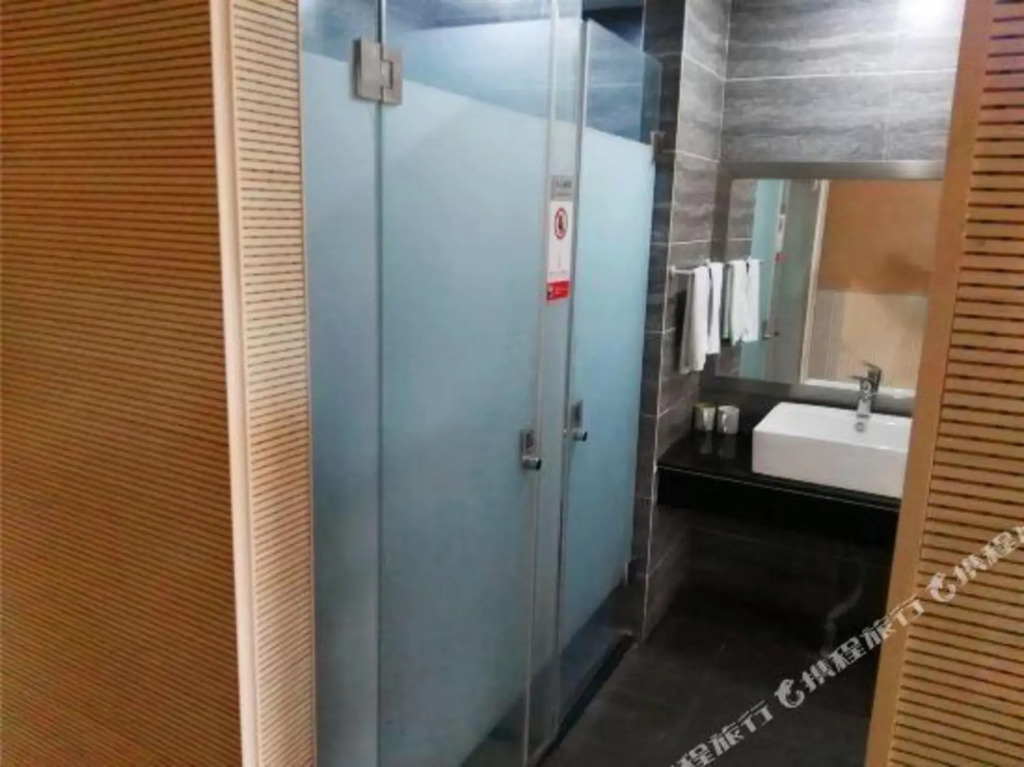 Yisu Qingju Hotel (Ningbo Beilun Xiaogang)