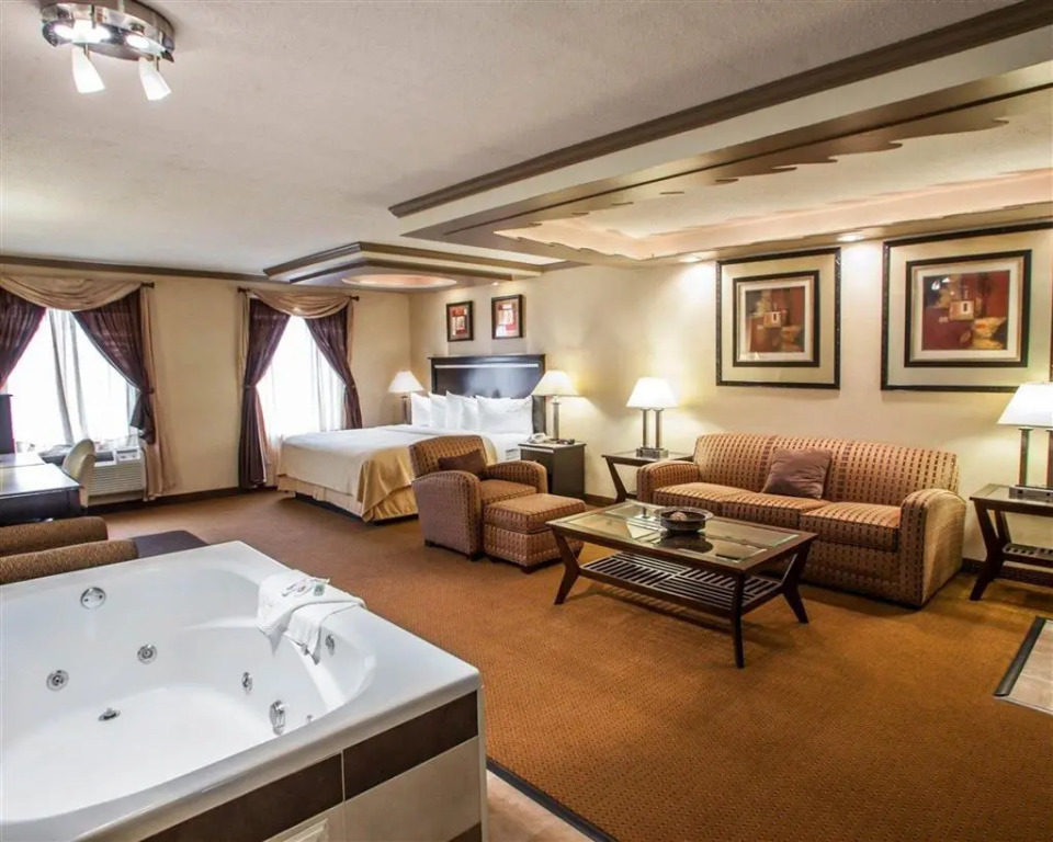 Quality Inn Aurora - Naperville Area