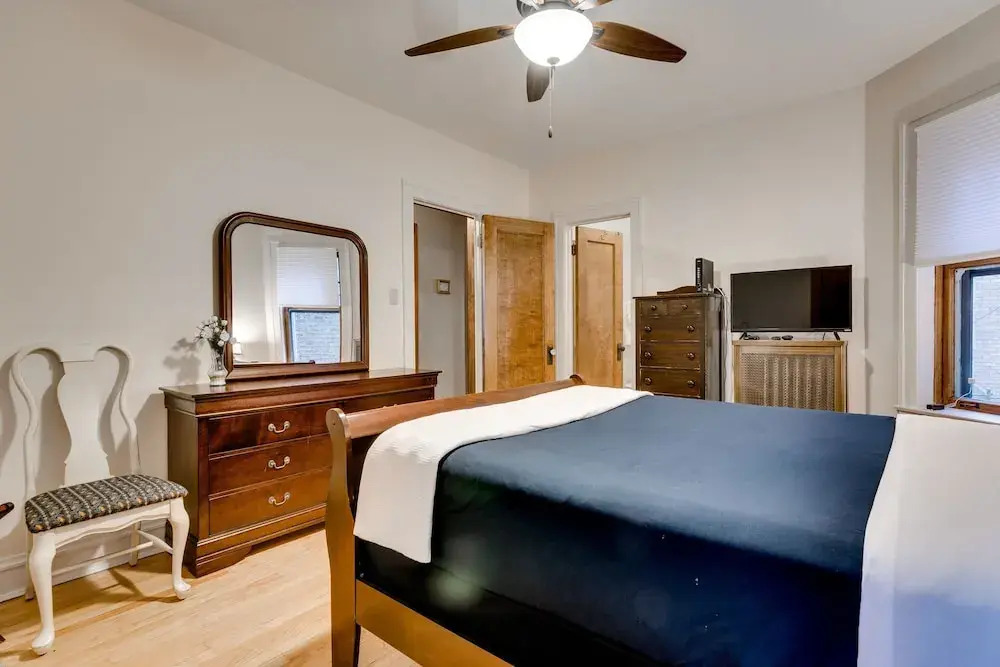 Beautiful Three Bedroom Apartment near Loyola by AllSet Turnover
