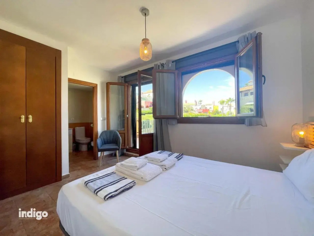 Town House with Garden and Pool Access