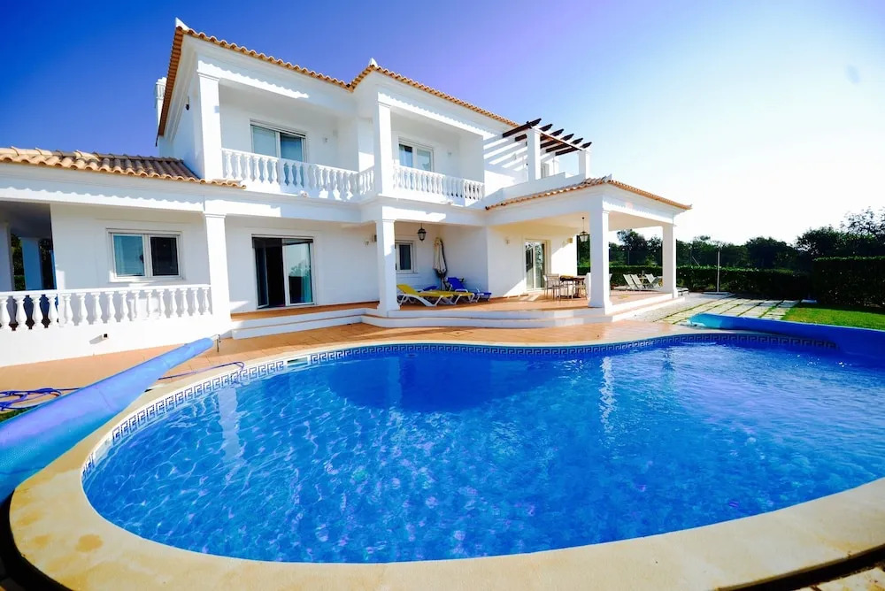 Beautiful 5 En-suite bed Villa With Private Pool
