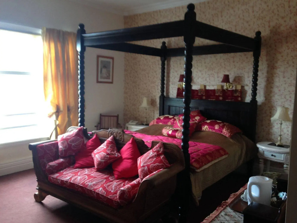 Station Hotel