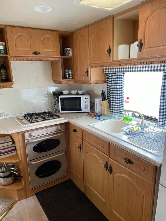 Caravan at Charleston House (Adults Only)