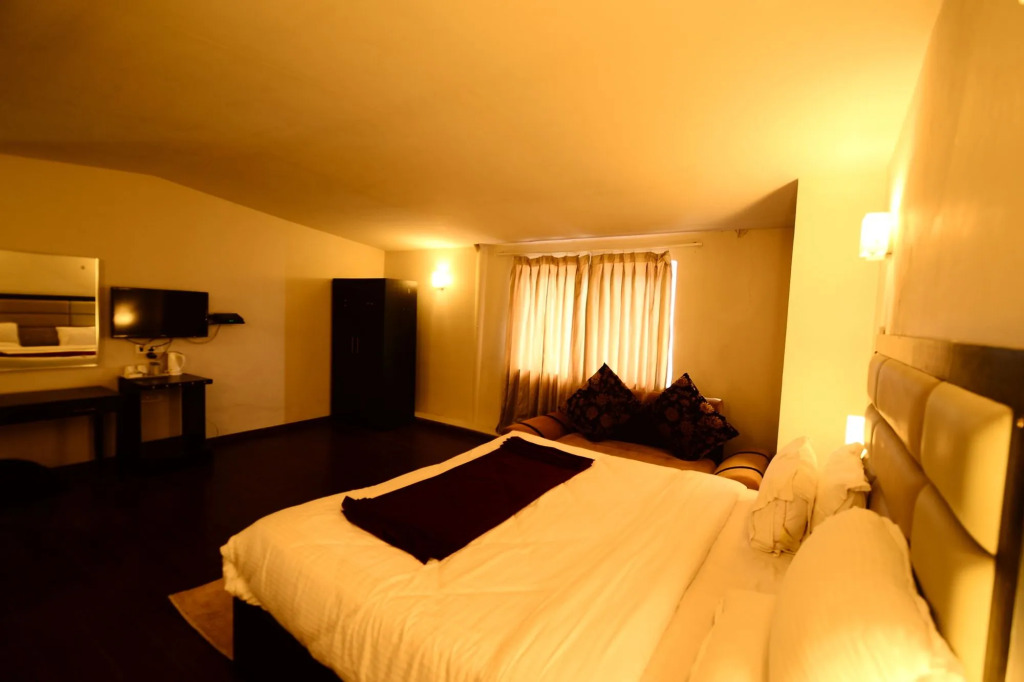 Hotel Aksa Srinagar