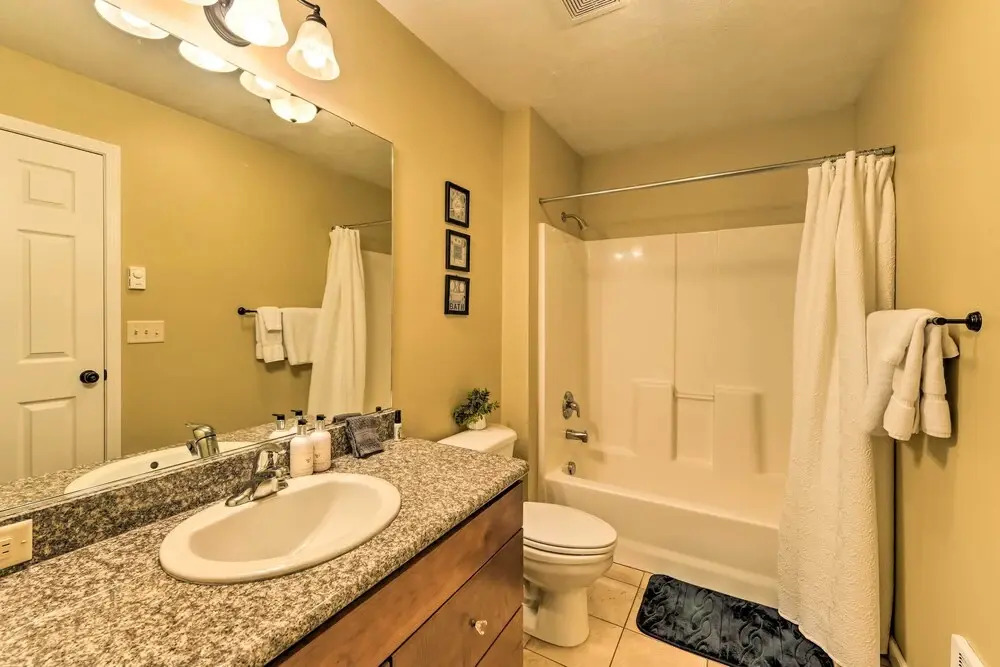 Near Skiing & Hiking: Inviting Retreat in Victor!