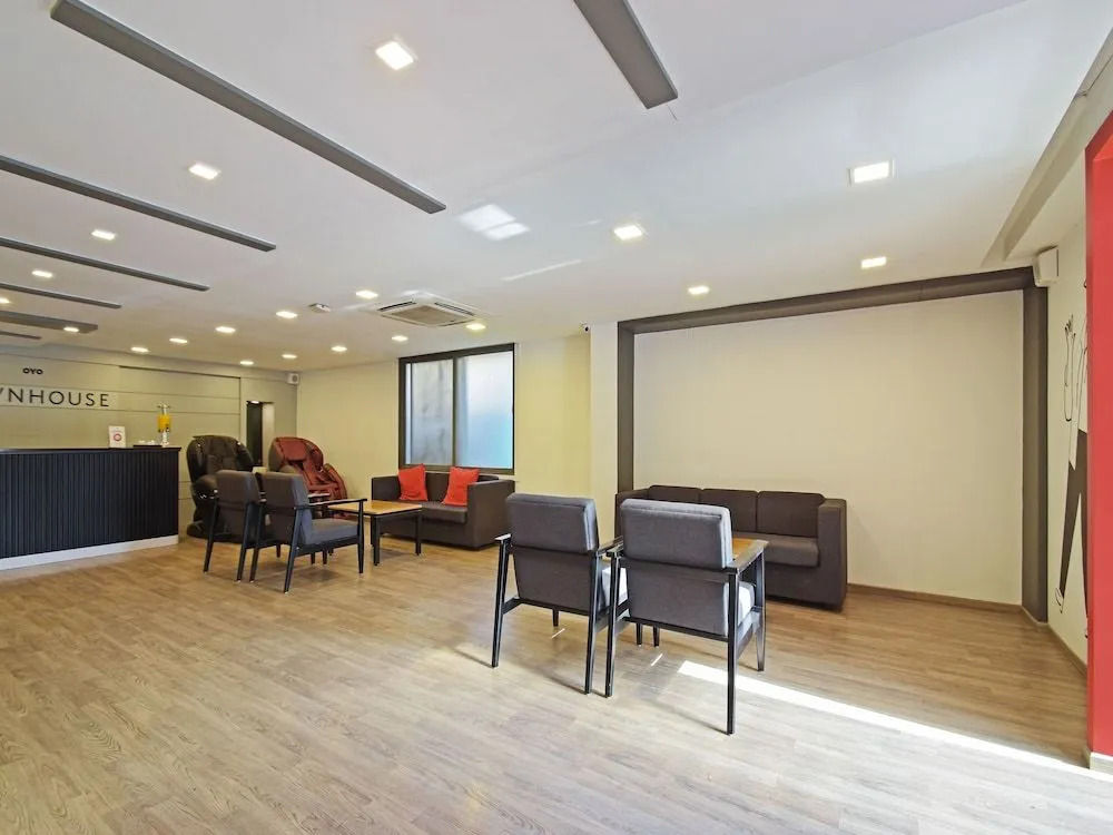 OYO Townhouse 030 Ashram Road Ahmedabad