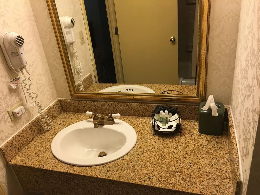 Legacy Hotel and Suites