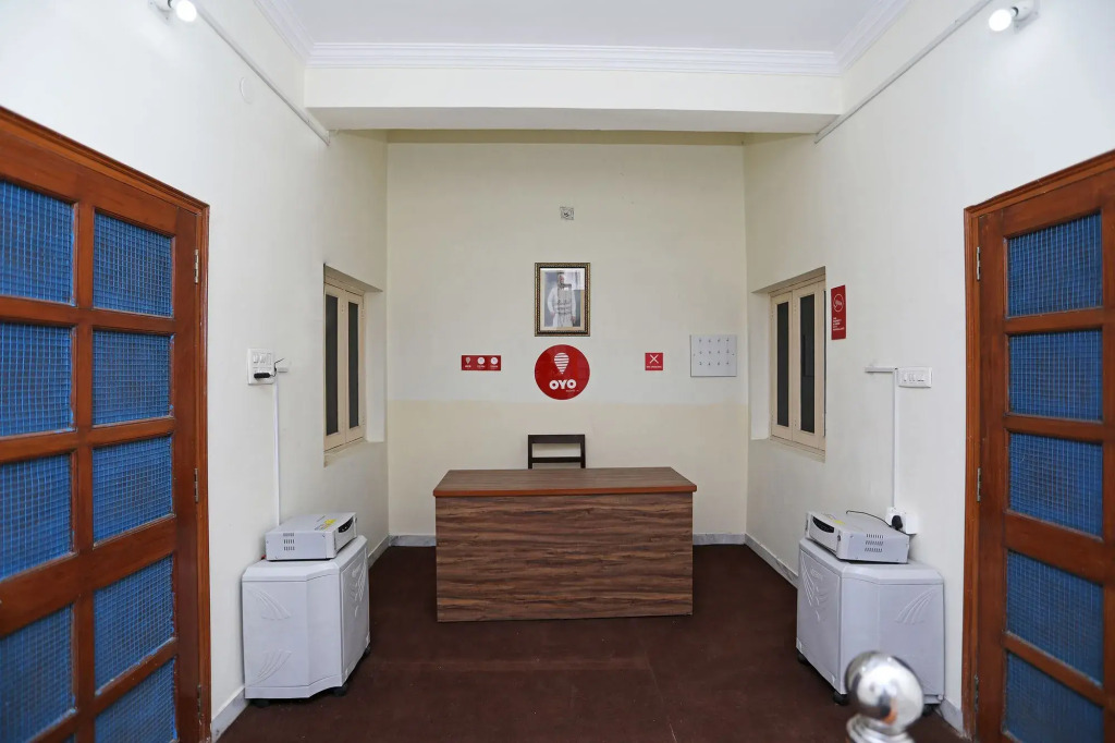 Urvi Apartments by OYO Rooms