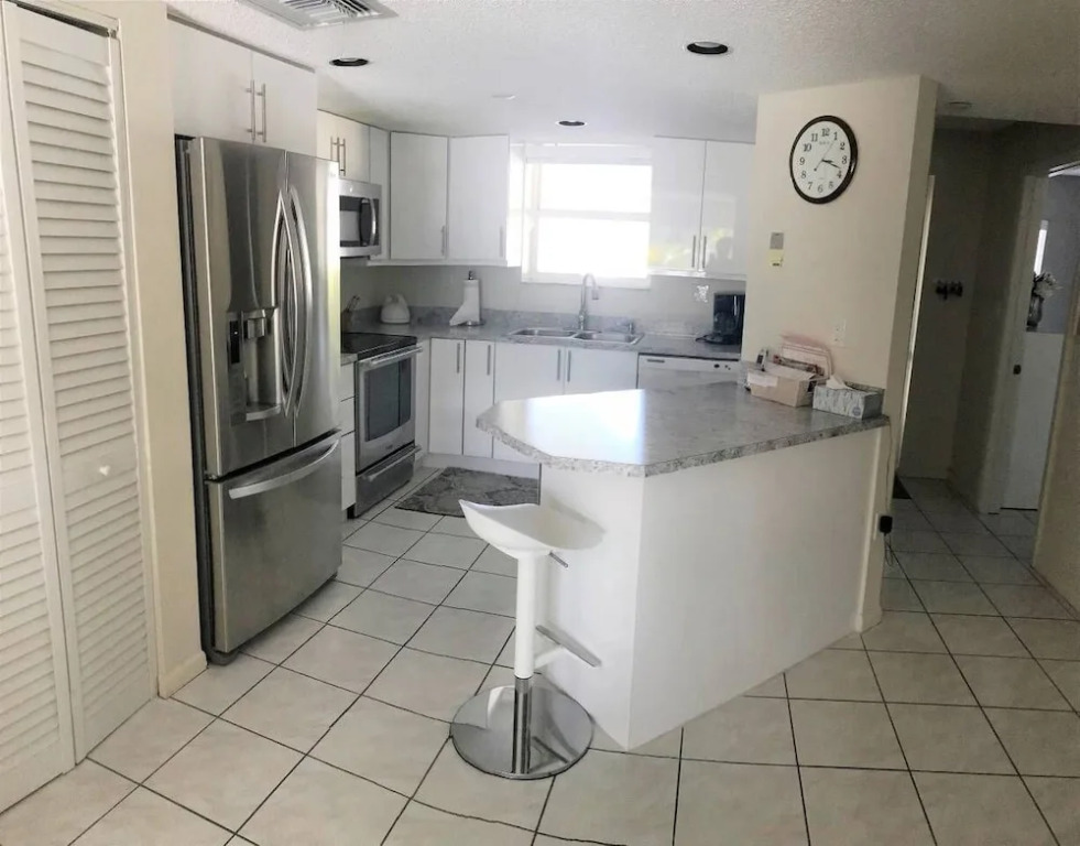Le Frontenac 210 by Go Florida Condo Sunny Isles